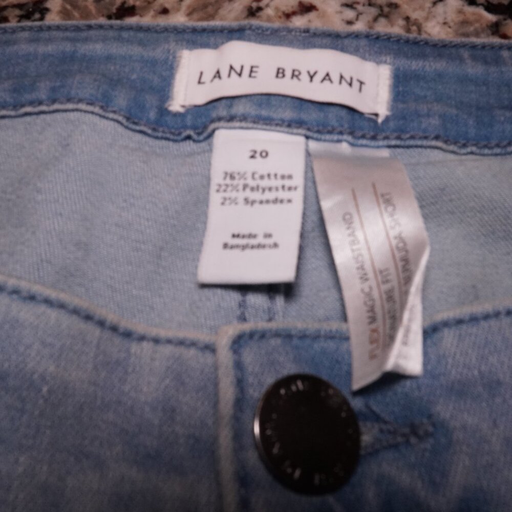 Lane Bryant Flex Magic Signature Fit Mid-Rise Bermuda Denim Shorts - Picture 2 of 3